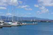 Hilo: sea, harbor, Yacht